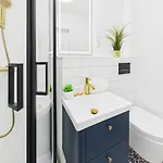 Stylish And Bright Pet-friendly By Renters *