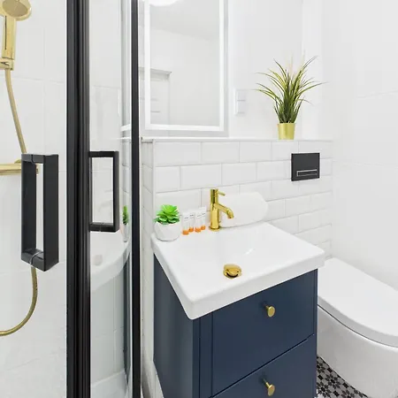 Stylish And Bright Pet-friendly By Renters *